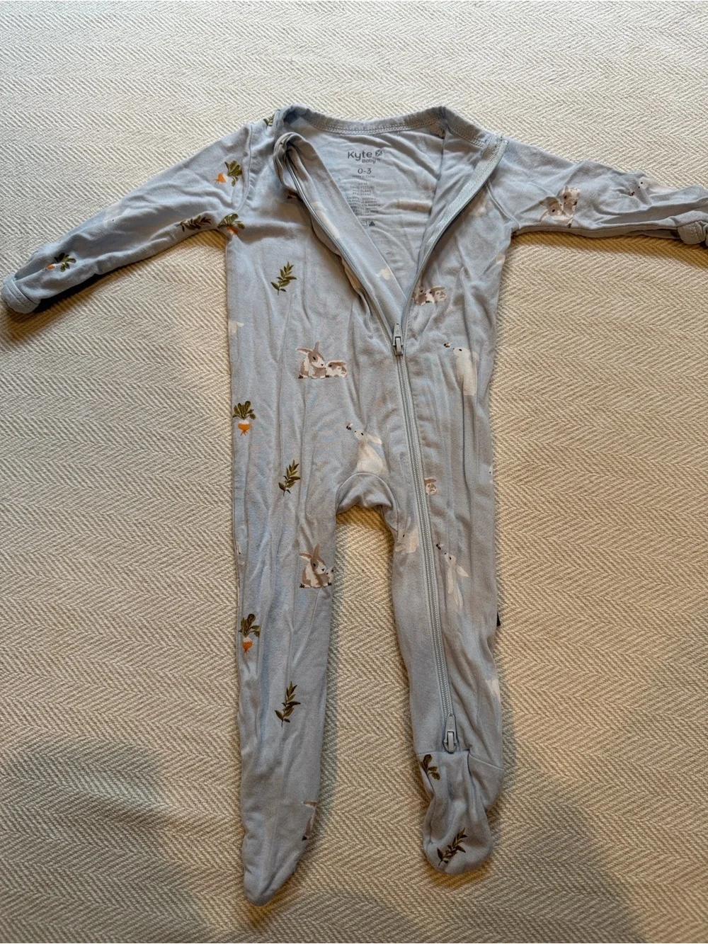 Kyte Baby Zipper Footie Bundle - Ice Rabbit and Aloe Chick